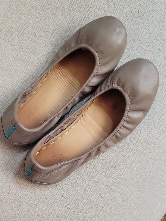 Tieks Shoes - TIEKS Taupe Leather Ballet Flats